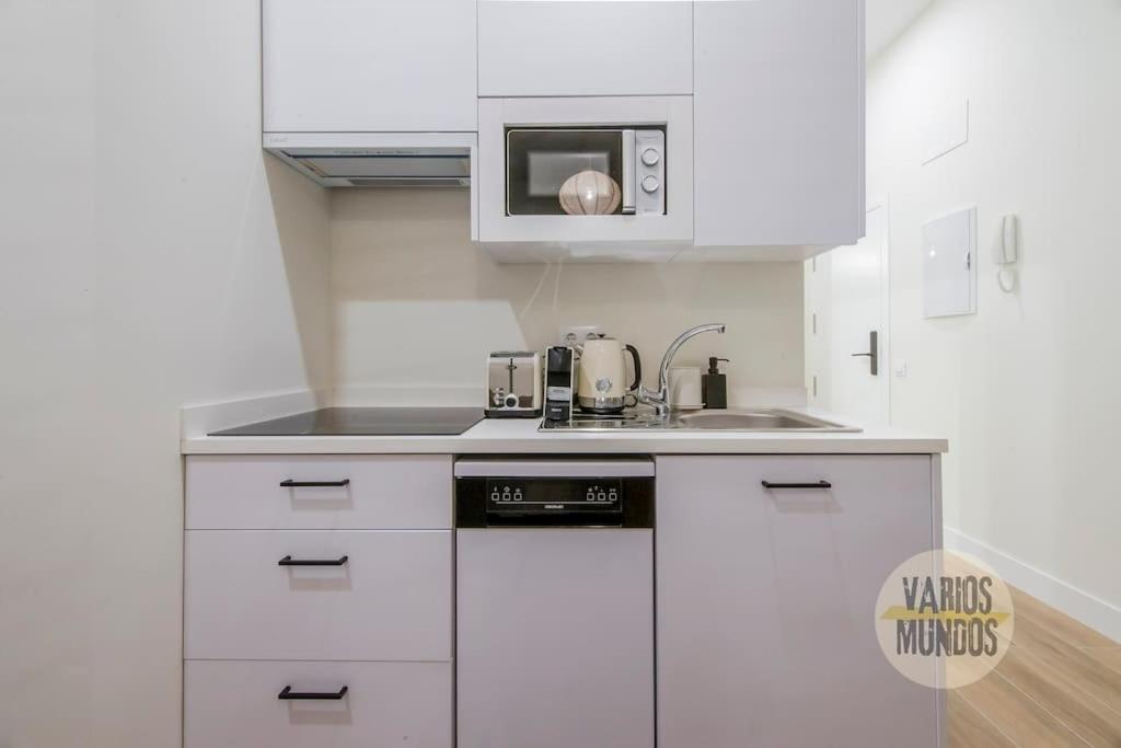 Cozy Y Centrico Apt Para 6Pax En Plaza Del Carmen E2 Мадрид Экстерьер фото