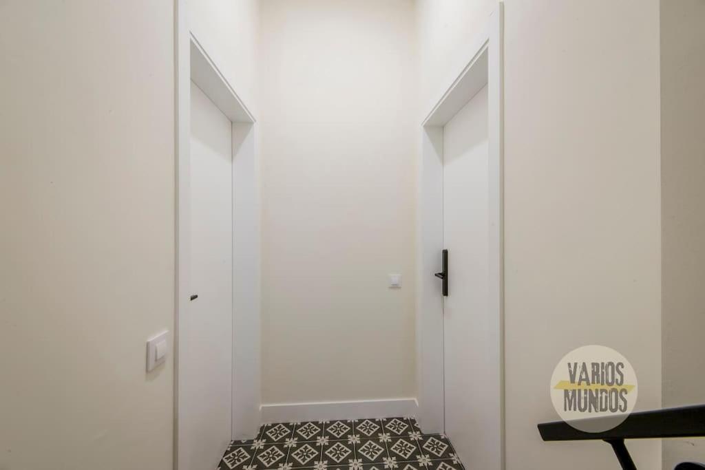 Cozy Y Centrico Apt Para 6Pax En Plaza Del Carmen E2 Мадрид Экстерьер фото